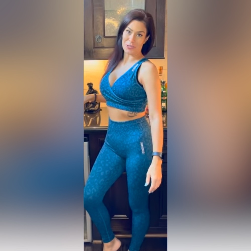 Ladies Gymshark 2 piece workout set